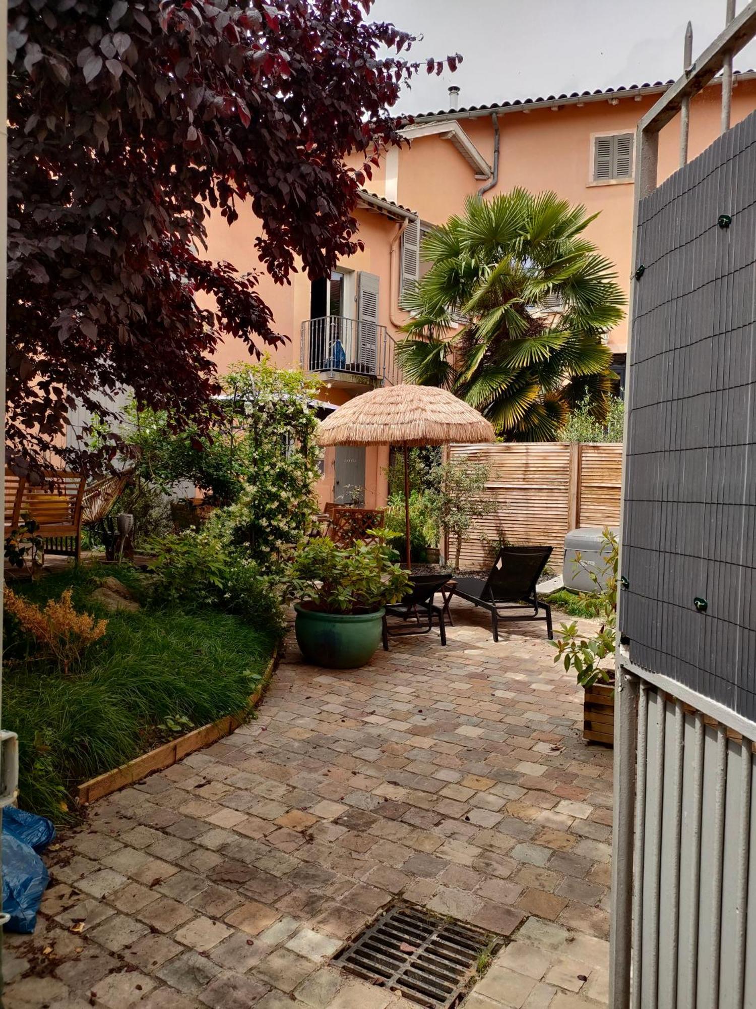 Bed and Breakfast La Chamade En Beaujolais Анс Экстерьер фото